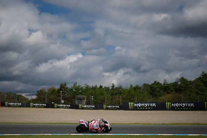 Pembalap Prima Pramac, Jorge Martin, saat tampil pada latihan MotoGP Jepang di Sirkuit Motegi, Motegi, Jepang, 29 September 2023.