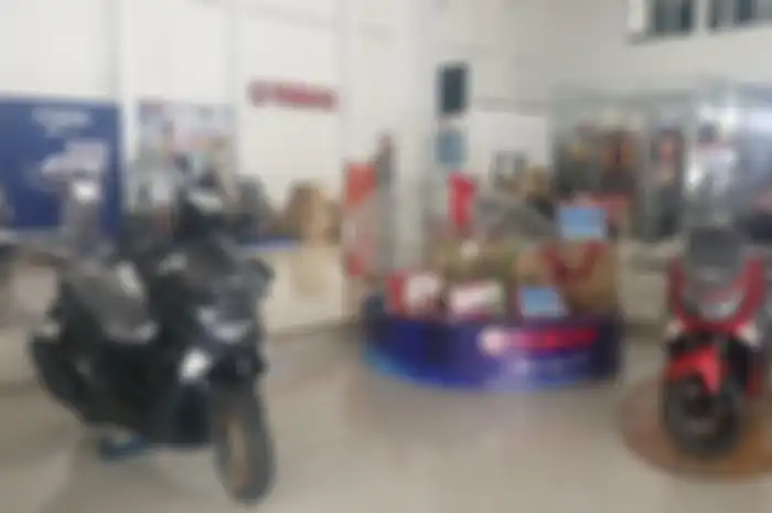 Ilustrasi perbedaan syarat beli motor cash dan kredit