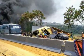 Kecelakaan di tol Cipularang, Senin (2/9).