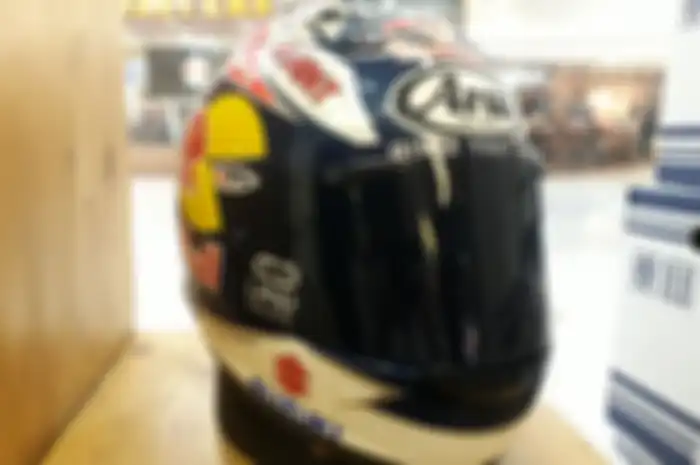 Ilustrasi Helm maverick vinales sebagai display arai indonesia