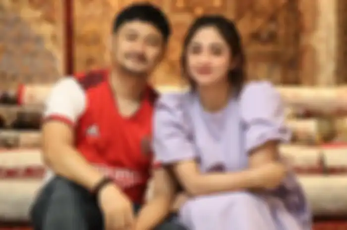Dewi Perssik cerai