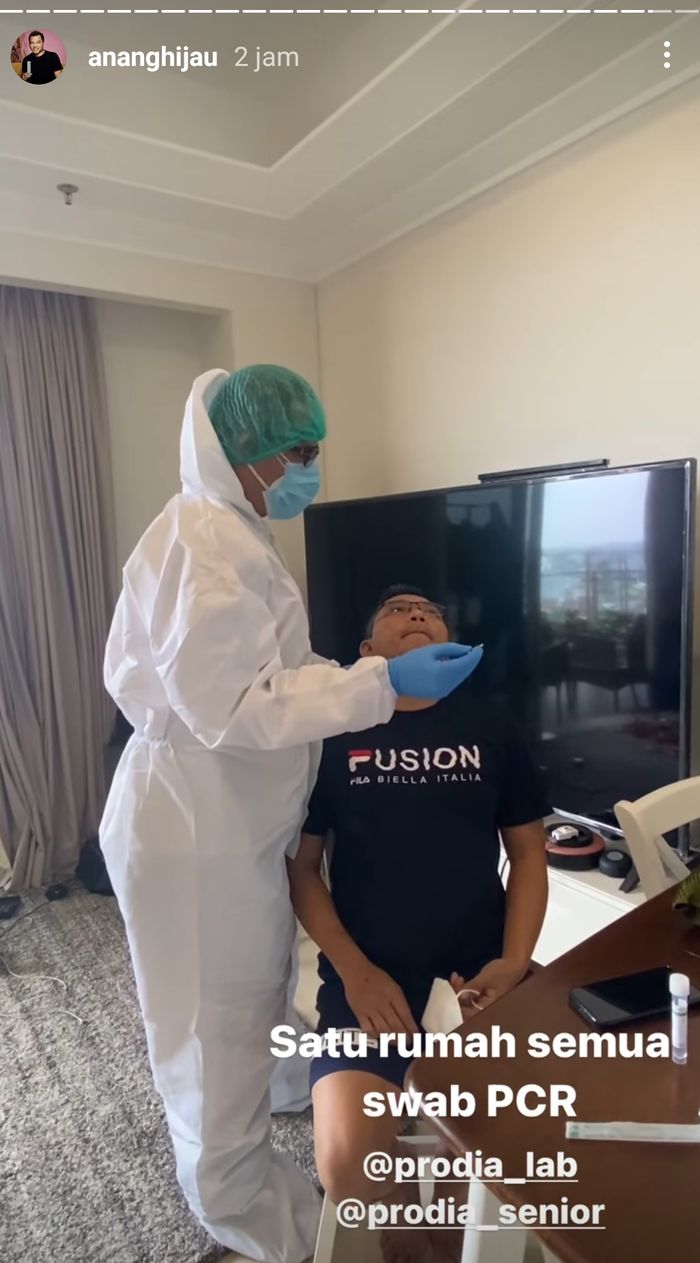 Anang Hermansyah saat jalani tes swab PCR.