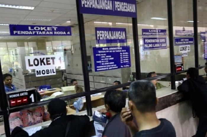 https://cirebon.tribunnews.com/2021/03/09/urus-sim-stnk-dan-bpkb-di-indramayu-bisa-dari-rumah-polres-punya-layanan-delivery-gratis