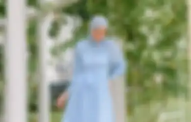 5 Dress Hijab Ayu Warna Biru Pastel yang Anggun Dipakai Lebaran!