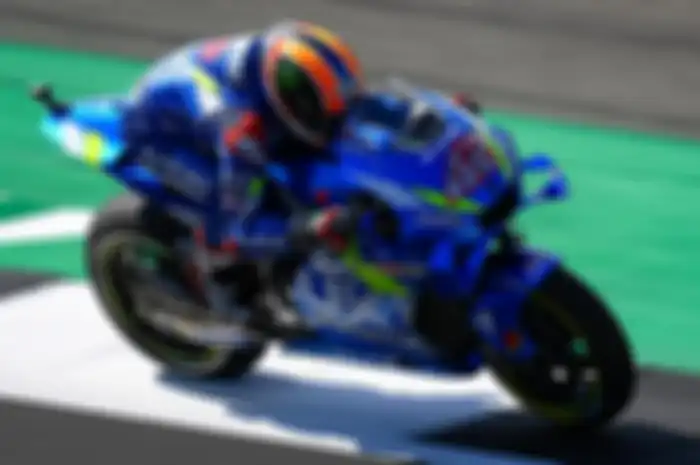 Alex Rins berhasil kalahkan Marc Marquez di tikungan terakhir, sementara Valentino Rossi gagal raih podium, berikut hasil MotoGP Inggris 2019