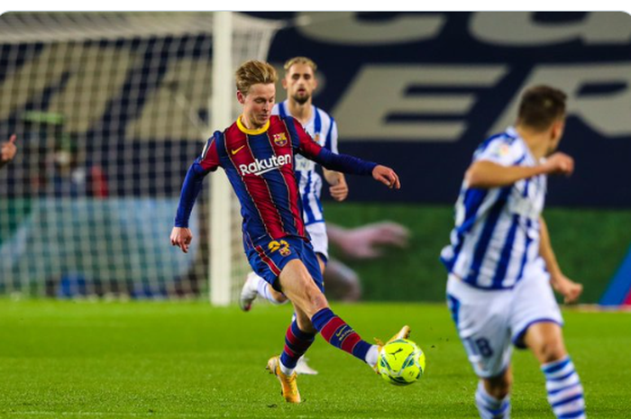 Aksi gelandang Barcelona, Frenkie de Jong, dalam pertandingan melawan Real Sociedad di pekan ke-19 Liga Spanyol 2020-2021, Kamis (17/12/2020) dini hari WIB.