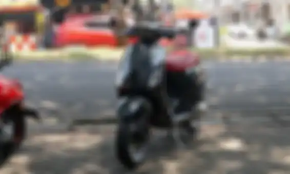 Vespa S milik artis Gading Marten