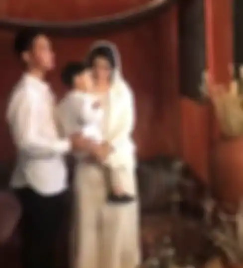 Intip Potret Cantik Selvi Ananda Menantu Jokowi dalam Balutan Hijab
