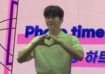 2 Jam Bersama Si &lsquo;Anak Baik&rsquo;, Ini 5 Momen Tak Terlupakan di Fan Meeting Kim Seon Ho Hari Pertama