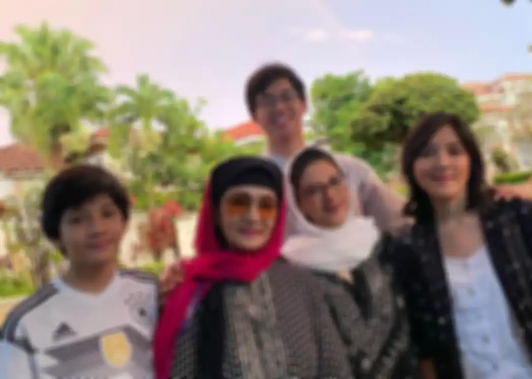 Ify Alyssa, Farida Pasha, dan keluarga.