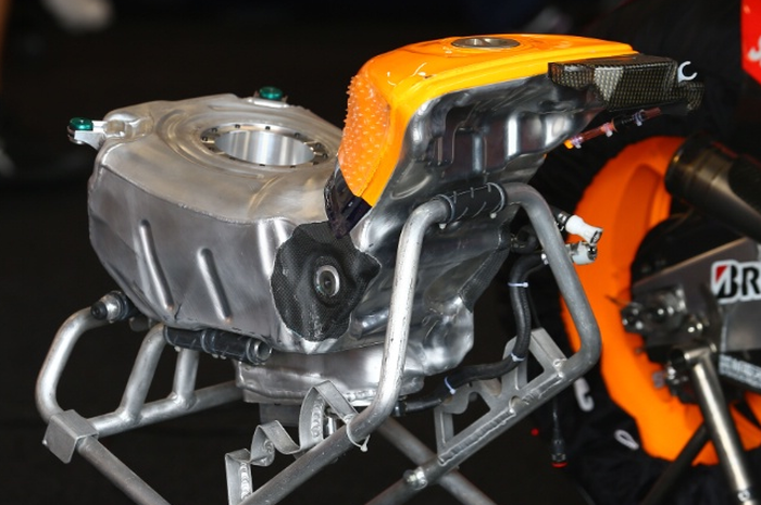 Tangki bahan bakar di motor MotoGP