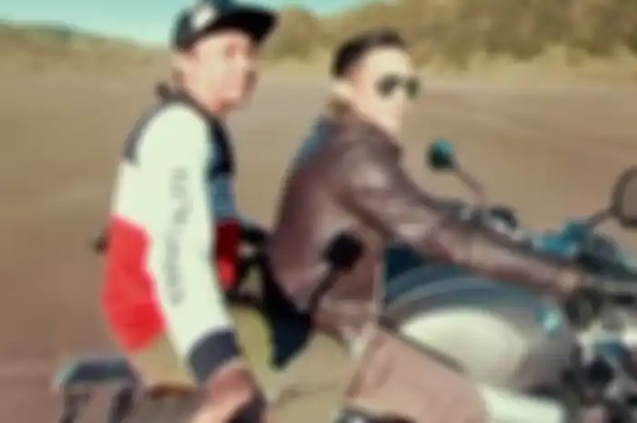 Ariel riding naik BMW R Nine T
