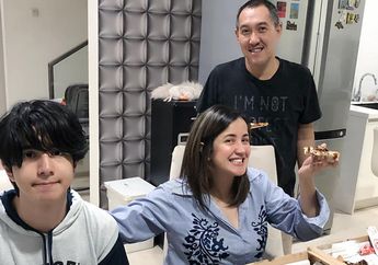 Sempat Kehilangan Separuh Sayapnya Usai Steve Emmanuel Dipenjara, Andi Soraya Kempat-kempot Biayai Sekolah Anak-anaknya tapi Kini Nekat Sekolahkan Darren ke Kanada: Biar Mandiri...