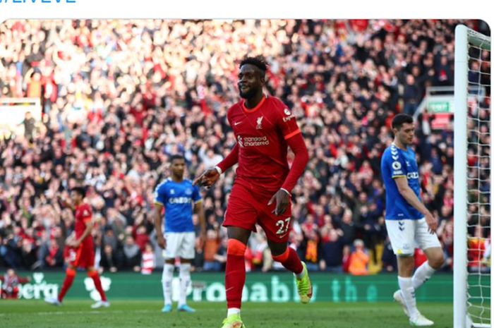 Selebrasi Divock Origi usai mencetak gol dalam laga Liverpool melawan Everton dalam lanjutan pekan ke-34 Liga Inggris 2021-2022 pada Minggu (24/4/2022)