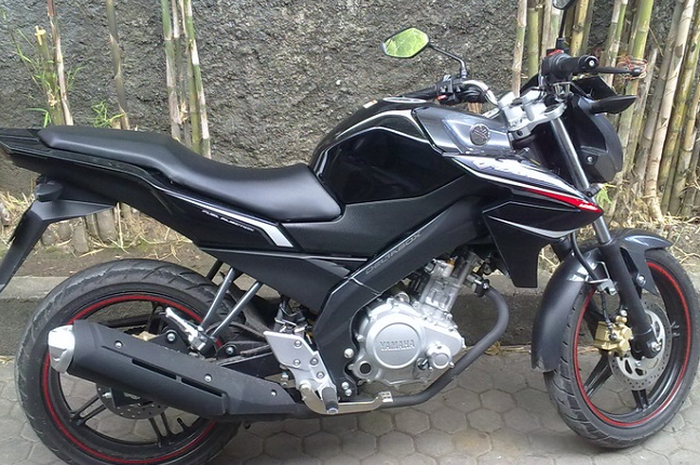 Ilustrasi Yamaha V-Ixion Lightning