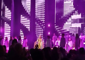 Obati Kerinduan Penggemar, Rossa Buka Konser 'Rossa 25 Shining Years' dengan 5 Lagu Ini, Sukses Bikin Baper!