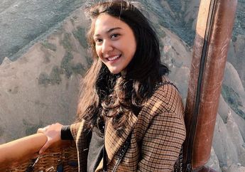 Dilantik Jadi Staf Khusus Jokowi, Gaya Sederhana Anak Pengusaha Tajir Putri Tanjung Curi Perhatian di Istana Presiden