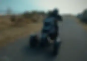 Biker Difabel Makin Eksis, Ada Yang Off Road Pakai Yamaha NMAX Tiga Roda