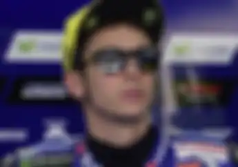 Start dari Posisi 1, Valentino Rossi Anggap Remeh Johann Zarco 