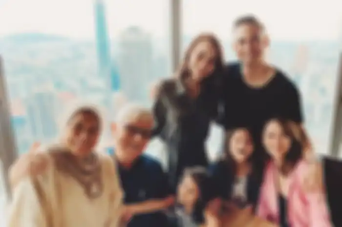 Kalut Dengar Kabar sang Kakak Meninggal Dunia, Adik Kandung Ashraf Sinclair Buru-buru Pulang dari Tempat Kerja Demi Kejar Pesawat ke Jakarta Bareng Orang Tua
