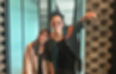 Breakfast Bareng Sampai Foto Senderan, Akrabnya Prilly Latuconsina dan Henry Lau