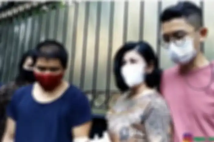 Desiree Tarigan, Bams Eks Samsons saat ditemui awak media.