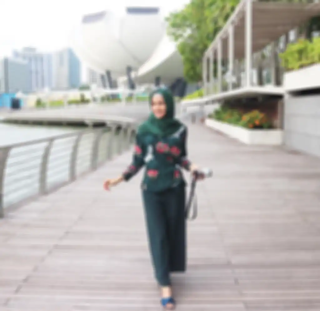 6 Potret Cantik Yulistra Ivo, Istri Mantan Suami Ussy Sulistiawaty