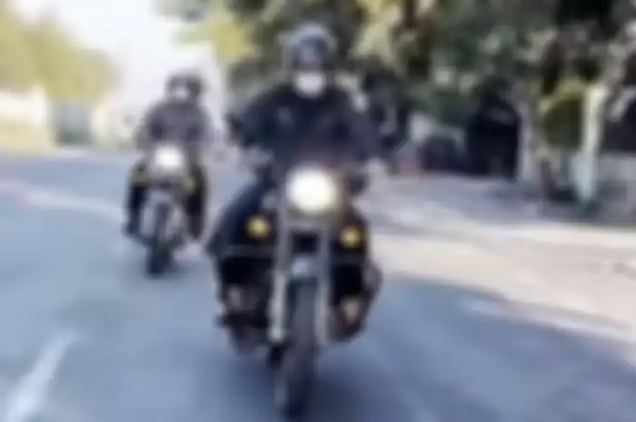 Ridwan Kamil mudik bareng keluarga pakai motor Royal Enfield