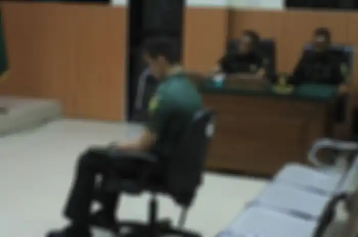 Prada DP yang tak sanggup menahan kantuk selama sidang pembacaan vonis terhadap dirinya.