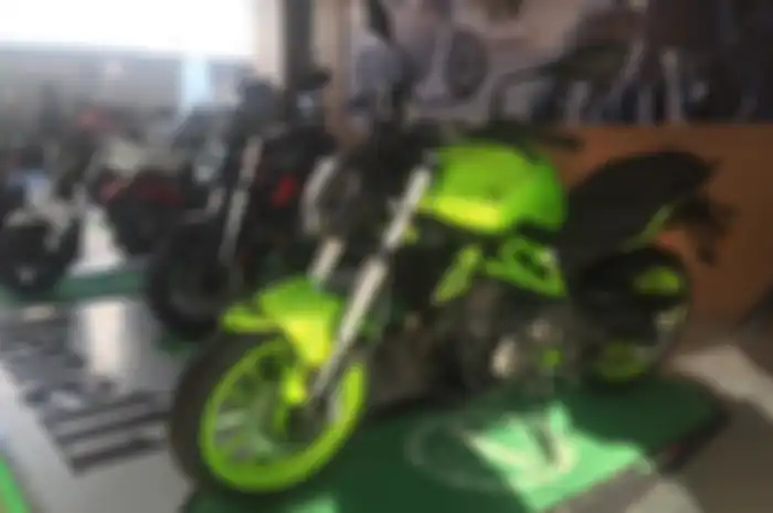 Benelli TnT 249S disuguhkan dalam tiga pilihan warna