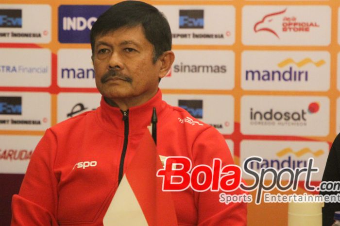 Pelatih Timnas U-19 Indonesia Indra Sjafri saat menghadiri sesi jumpa pers semifinal Piala ASEAN CUP U-19 2024 di hotel Wyndham, Surabaya, Jawa Timur, Jumat (26/7/2024) sore WIB