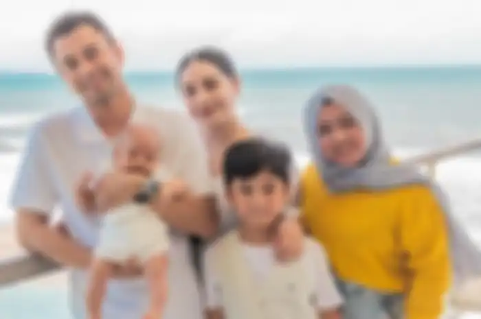 Mbak Lala bersama keluarga Raffi Ahmad