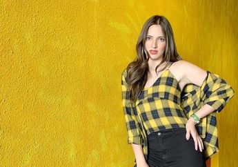 Biasa Pakai Baju Terbuka, Penampilan Anggun Nia Ramadhani Dalam Balutan Busana Tradisional Tuai Pujian