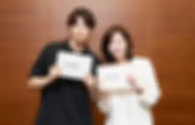 Cha Eunwoo dan Kim Nam Joo Hujan-hujanan di Makam untuk Poster Drama Korea Wonderful World