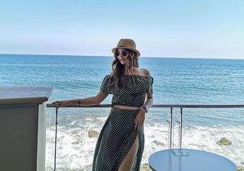 Pakai Model Baju yang Sama Selama 3 Hari, Nia Ramadhani Tetap Cuek Pakai Tube Top Meski Dikomentari Netizen