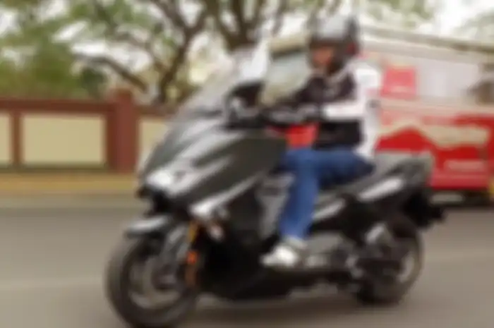 Yamaha TMAX DX