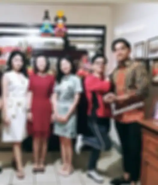 Penampilan Kaesang Pangarep dan Felicia Tissue saat rayakan Imlek bersama