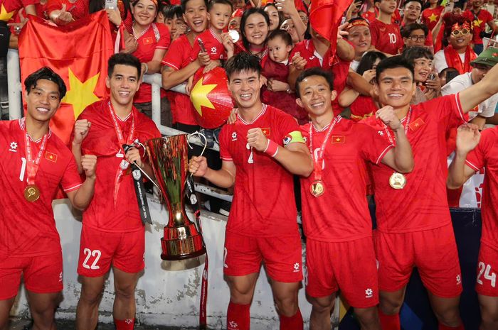 Timnas Vietnam menjadi juara Piala AFF atau ASEAN Cup 2024 usai mengalahkan Timnas Thailand di final.
