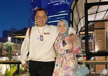 Kesal Lihat Uya Kuya Sibuk Kelonan Sama Kucing Kesayangan di Kasur, Astrid Kuya Langsung Lakukan Ini: Lebih Sayang Piaraan Dibanding Istri!