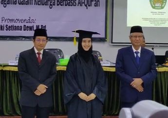Jadi Lulusan Terbaik di Institut PTIQ Jakarta, Oki Setiana Dewi Ditawari&nbsp;Jadi Dosen Tetap: Sudah Terpikirkan