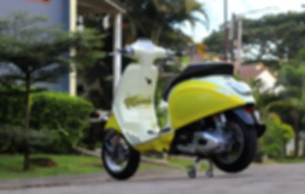 Modifikasi motor Vespa Sprint 150 berkonsep good looking