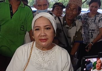 Titiek Puspa Rela Dua Putrinya Tidur di Sofa Demi &lsquo;Tampung&rsquo; Ida Royani hingga Erni Johan di Rumahnya