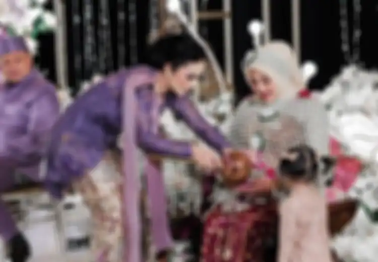 Mengapa Dalam Peralihan Tahapan Siklus Hidup Manusia Perlu Dilakukan Upacara?