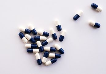 Begini Cara Aman Konsumsi Obat, Hindari Minum Obat Sirup yang Sudah Terbuka dan Disimpan Lama, Bisa Fatal Akibatnya