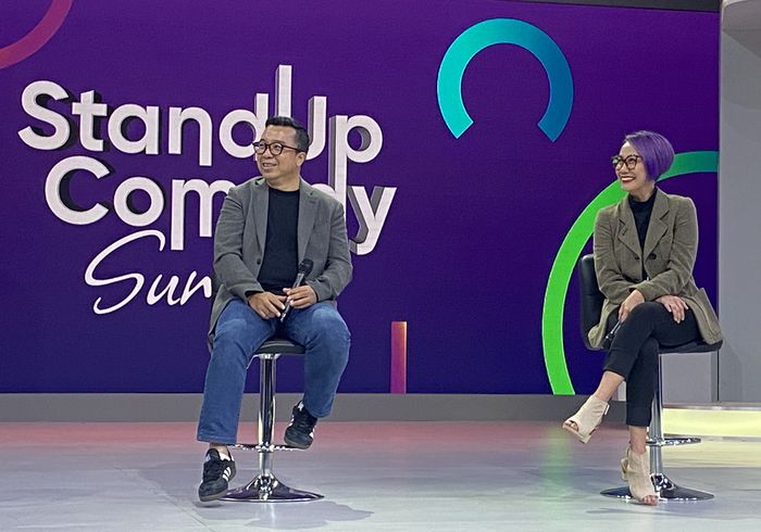 Rosianna Silalahi, Pemimpin Redaksi KompasTV, dan Indra Yudhistira, CEO VIP di Studio 1 Menara Kompas, Jakarta, pada Rabu (9/10/2024).