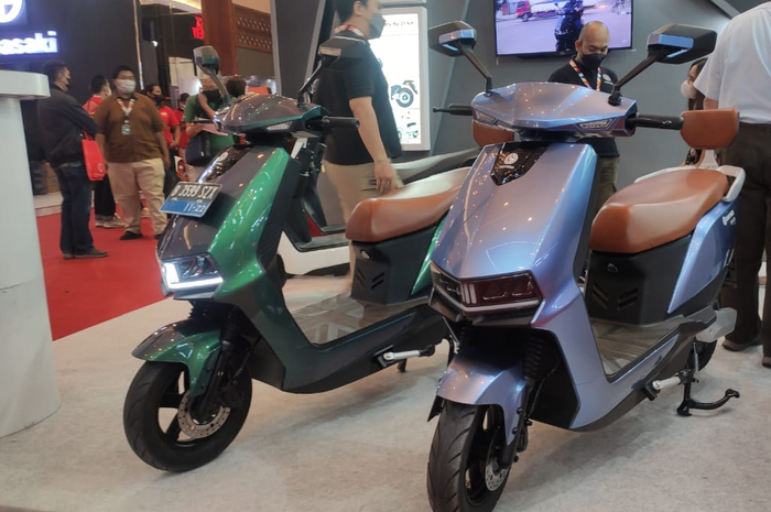 Ilustrasi motor listrik, biaya STNK-nya setara dengan harga motor bekas.