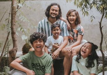 Si Sulung yang Berusia 13 Tahun Dipuji Mandiri Karena Positif Covid-19 Saat Seluruh Keluarga Sedang di Luar Kota, Inilah Arti Nama Anak Dwi Sasono dan Widi Mulia yang Kental Akan Nuansa Jawa