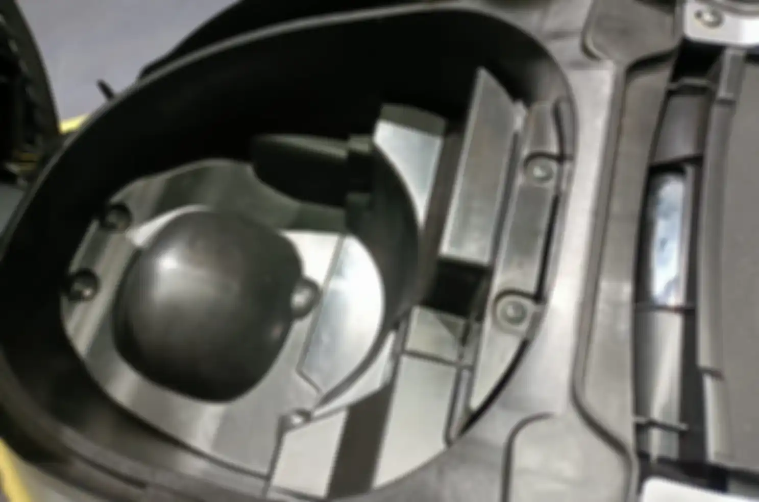 Boks bagasi Yamaha LEXi 155