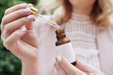 Sering Ada di Produk Skincare, Apakah Retinol Aman untuk Ibu Hamil?
