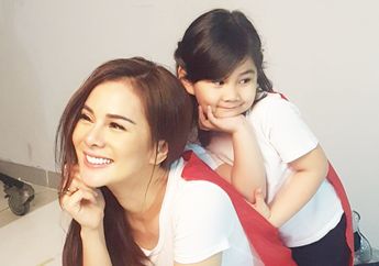 Astrid Tiar Keluhkan Pertumbuhan Anak yang Badannya Makin Membesar